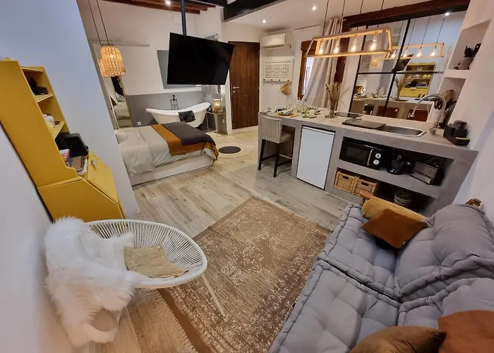 Lofts Amantes De -loft Sagrario Διαμέρισμα *